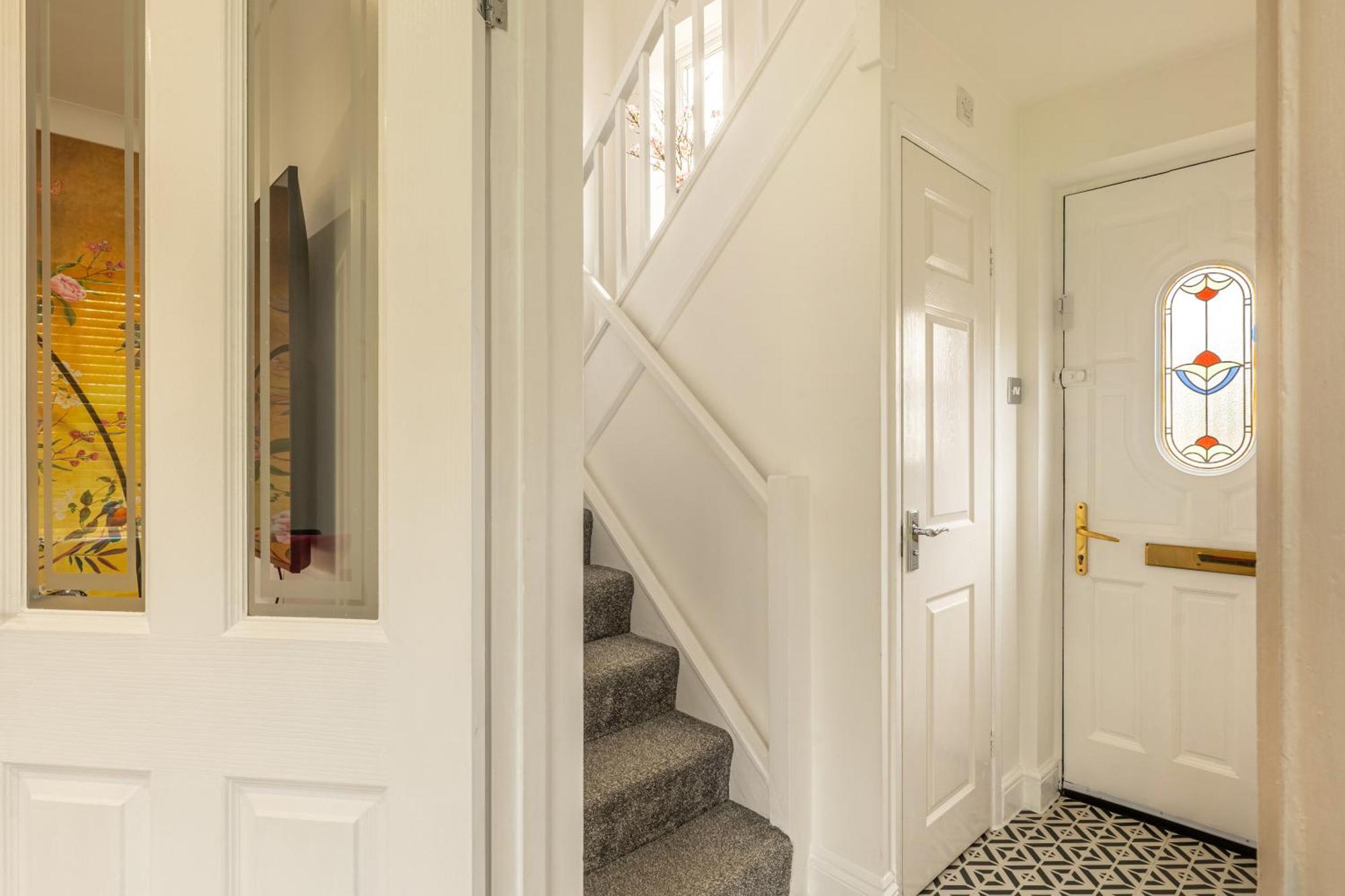 Apartment The Little Chinoiserie 2 Bed House With Large Garden And Only 7 Min Away From Mk Rail Station And Centre *